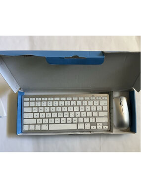 Silver Wireless Keyboard and Mouse Omoton Bluetooth New Battery Operated